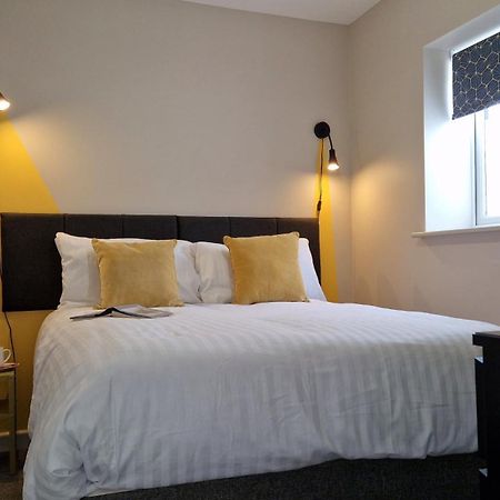 Apartment Three - Free Private Car Park - Sleeps 6 - 3 Shower Rooms - By Ocean City Retreats Plymouth Esterno foto