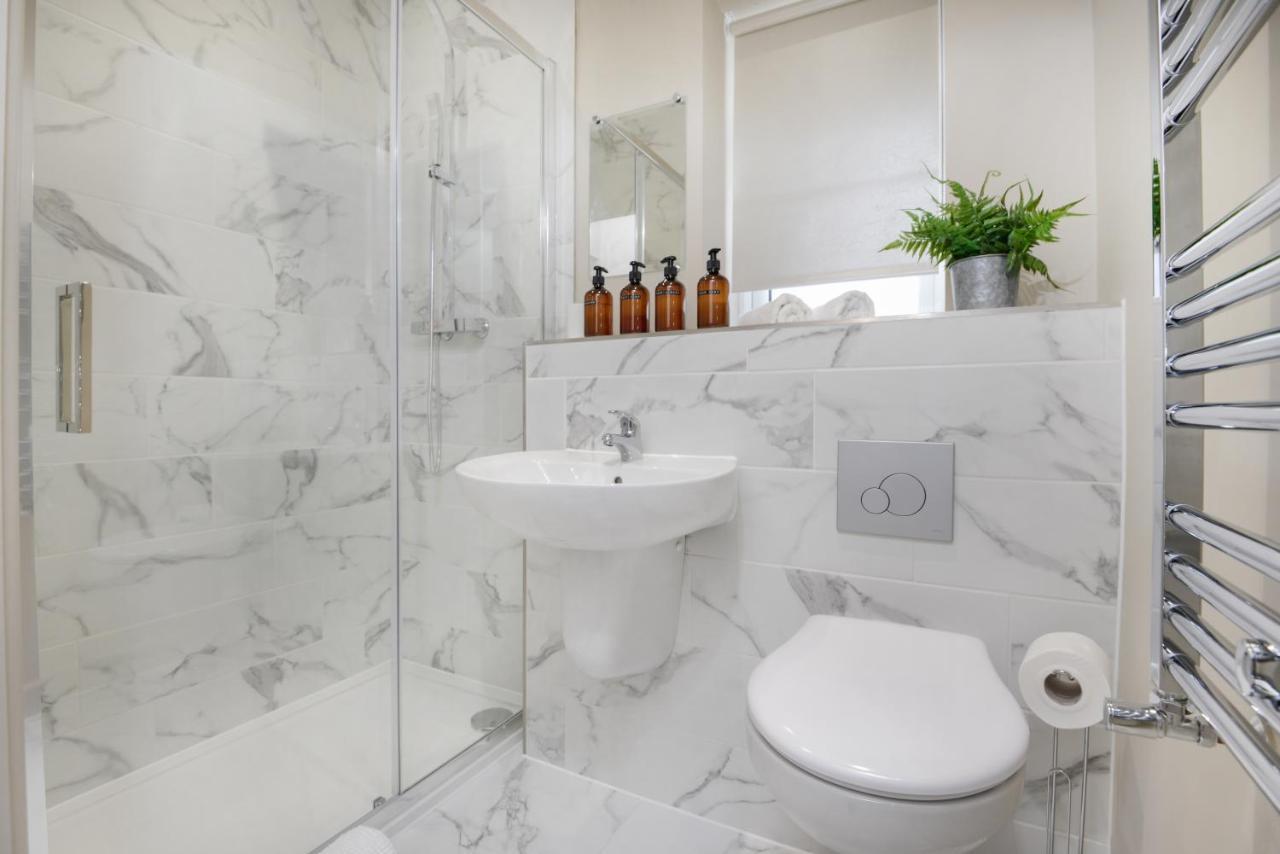 Apartment Three - Free Private Car Park - Sleeps 6 - 3 Shower Rooms - By Ocean City Retreats Plymouth Esterno foto