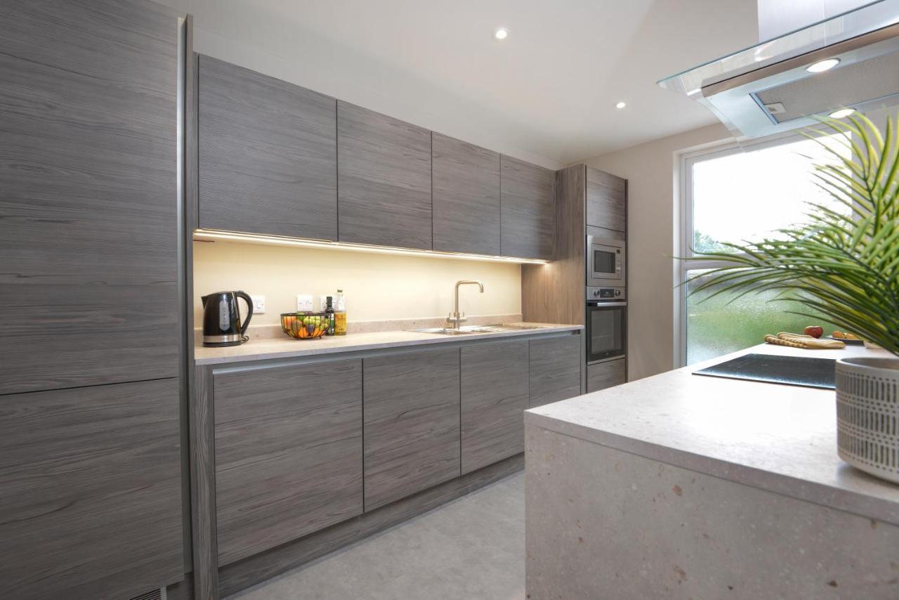 Apartment Three - Free Private Car Park - Sleeps 6 - 3 Shower Rooms - By Ocean City Retreats Plymouth Esterno foto