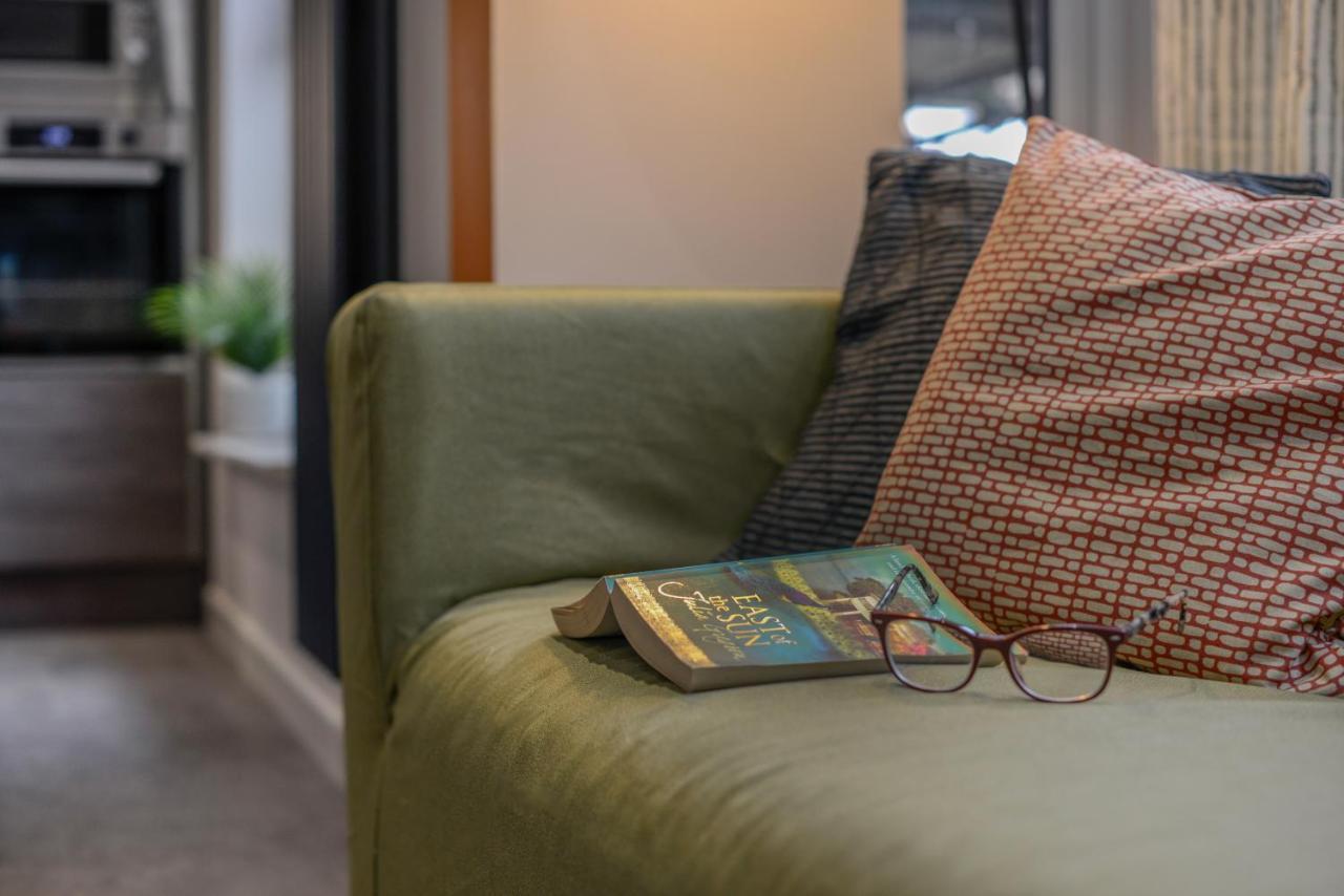 Apartment Three - Free Private Car Park - Sleeps 6 - 3 Shower Rooms - By Ocean City Retreats Plymouth Esterno foto