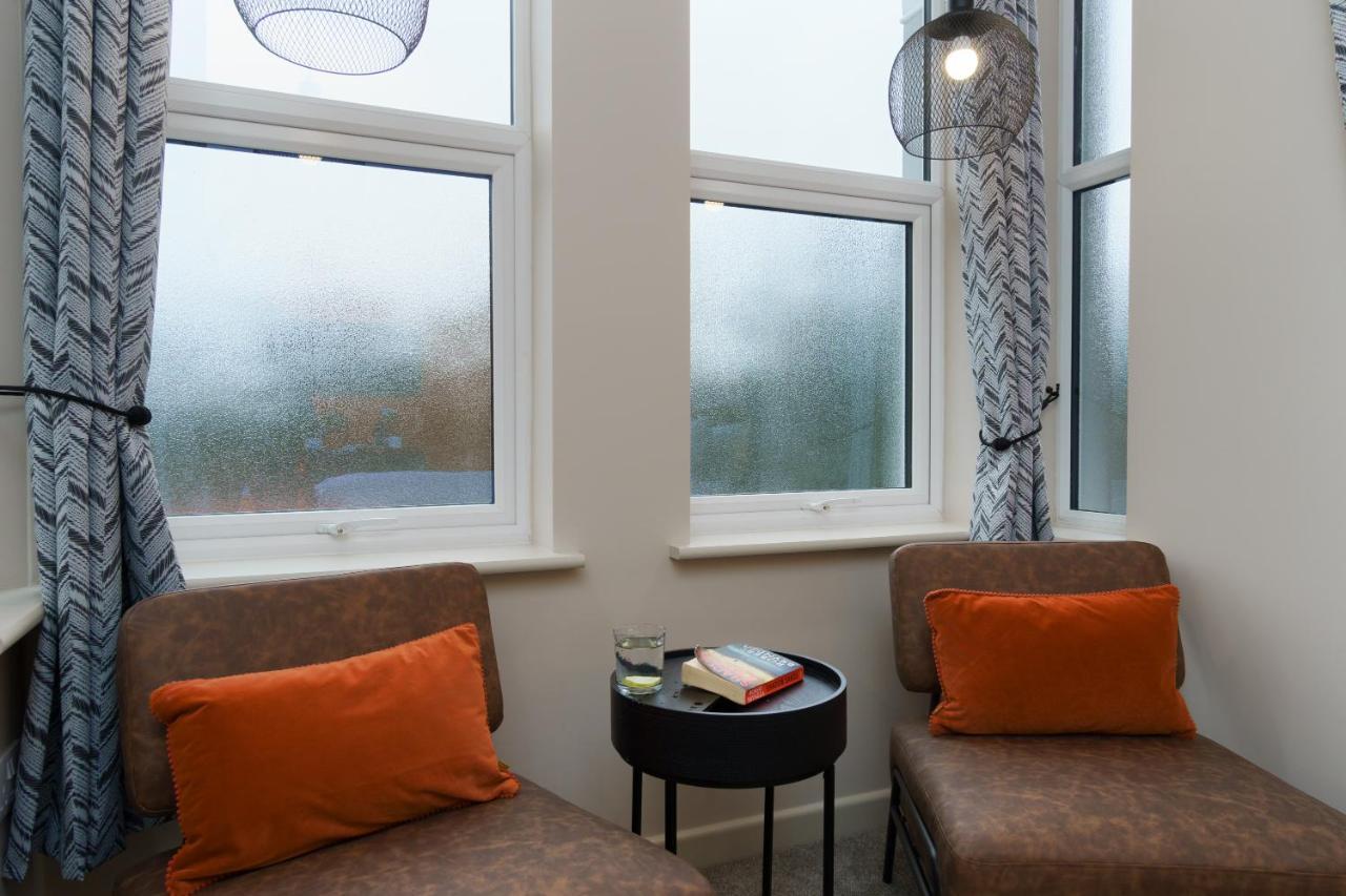 Apartment Three - Free Private Car Park - Sleeps 6 - 3 Shower Rooms - By Ocean City Retreats Plymouth Esterno foto