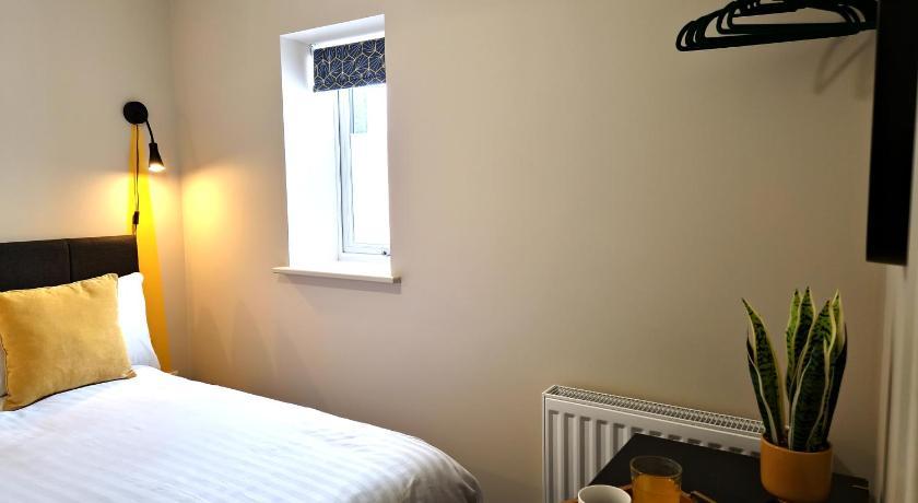 Apartment Three - Free Private Car Park - Sleeps 6 - 3 Shower Rooms - By Ocean City Retreats Plymouth Esterno foto